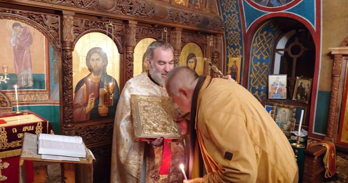 Лидерът на ГЕРБ Бойко Борисов е присъствал на Великденската литургия