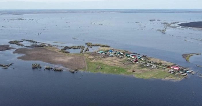 читател 72 RUВече повече от месец продължават Библейските наводнения в Русия  Земята изглежда беззащитна