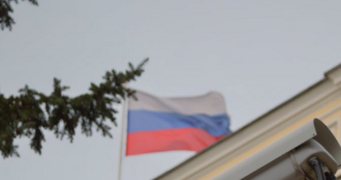 Руският флаг създаде напрежение  днес в Дупница между кмета на града  Първан Дангов и