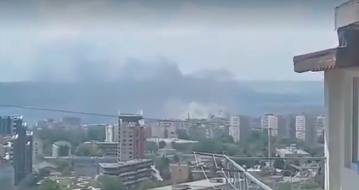 Огромен пожар избухна във Варна. Гори в района на Аветисян.Към момента