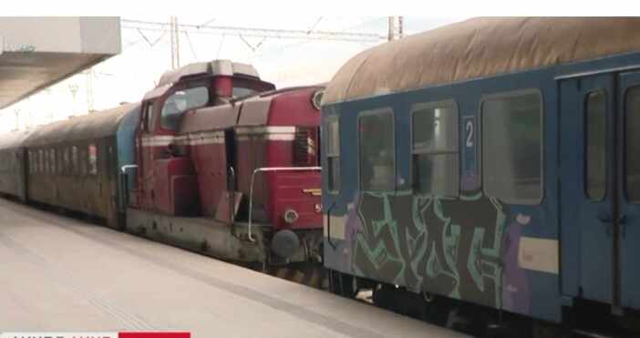 Mинистър Гвоздейков даде официално изявление относно сблъска на пътнически влак