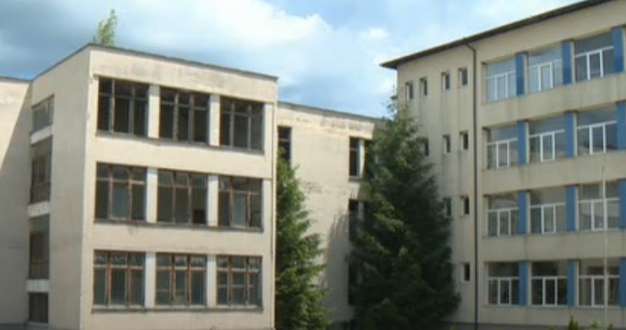 Спречкване деца в село Костенец завърши със стрелба с газов