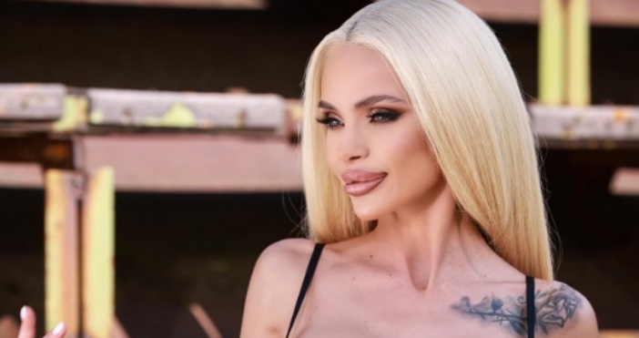 Влизането в чужди образи в Като две капки вода явно