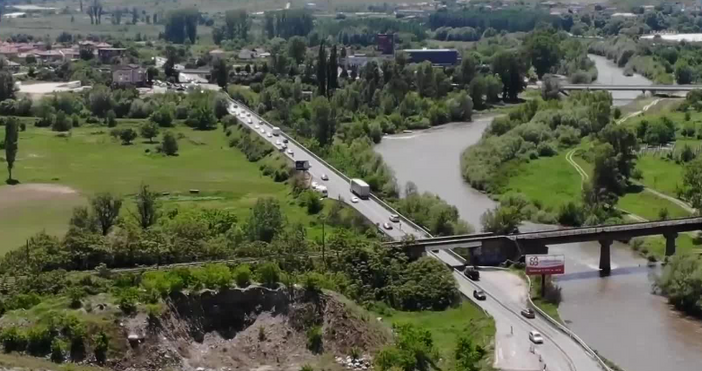 Нашите анализи показват че няма да се задълбочи кризата при