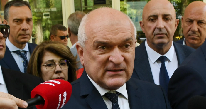 Служебният премиер и външен министър Димитър Главчев признава за оказван