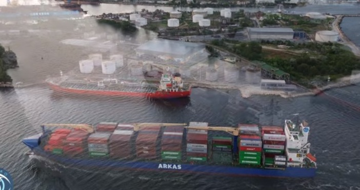 Arcas Cristina A e 184 метров контейнеровоз с товароносимост 17 667 тона