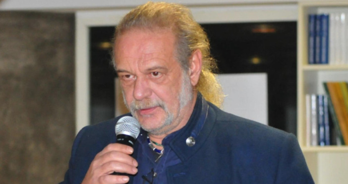 Коментар на политолога преподавател в НБУ проф  Евгений Дайнов предизвика лавина