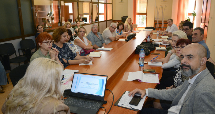На работна среща в Община Варна обсъдиха предстоящите ремонти в