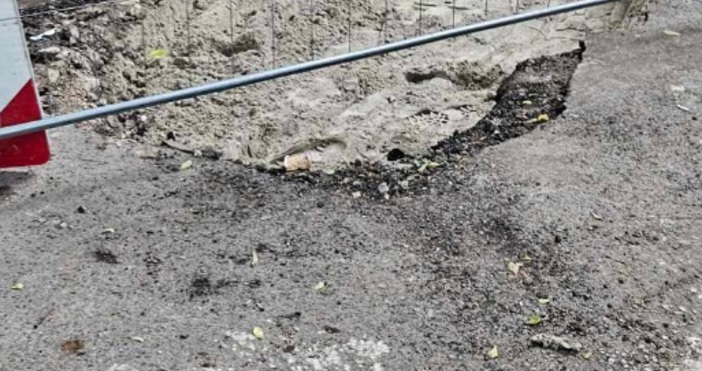 Голяма дупка стресна минувачите към плажа във Варна Аварирала канализация