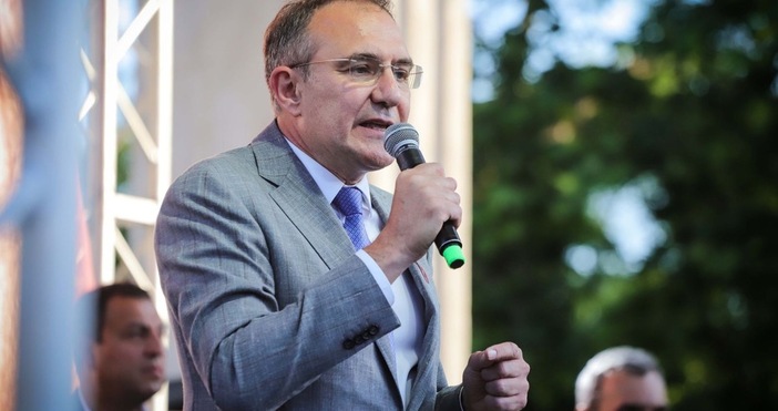 Социалистите взеха важни решения БСП не иска Калоян Методиев в парламентарната