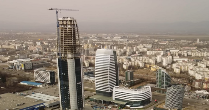 Вижте другите снимки в линка  Скай Форт е офис сграда  небостъргач в българската столица София