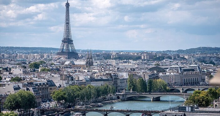 Кметът на Париж Ан Идалго обеща че ще се изкъпе