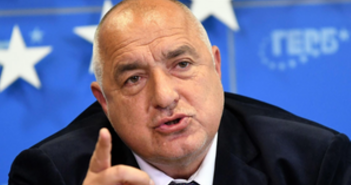 Бойко Борисов коментира в кулоарите на парламента двете горещи теми