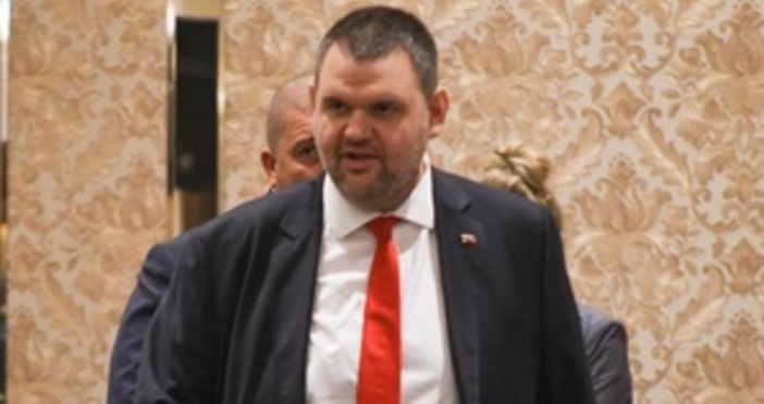 Отказът на Румен Радев да поеме отговорността да оглави делегацията