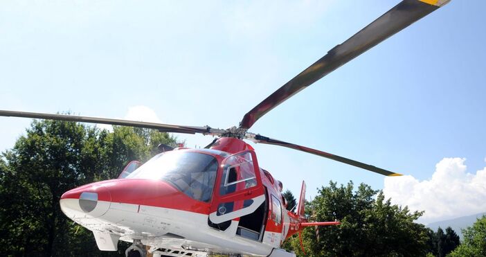 Жена с тежка черепно-мозъчна травма е транспортирана с медицинският хеликоптер