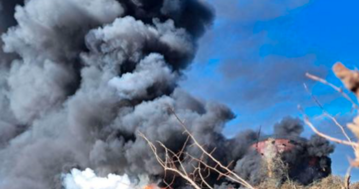 Огромен пожар бушува между балчишките села Сенокос и Соколово предаде БНР