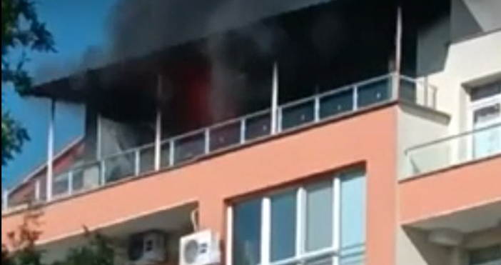Пожар гори в жилищна кооперация в София съобщи Нова ТВ Огънят