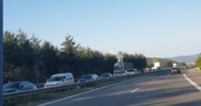 По традиция в началото и края на всеки уикенд трафикът по