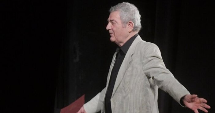 Роден е в село Червена вода Русенско на 7 август 1936 г В Русе завършва Второ средно училище