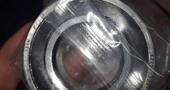 Близо 7 тона метални лагери с обозначения на световни търговски