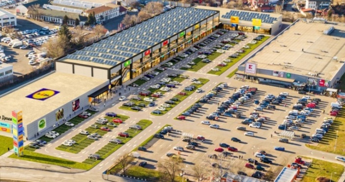 Битката в търговията няма почивен ден Лидл открива втори магазин в