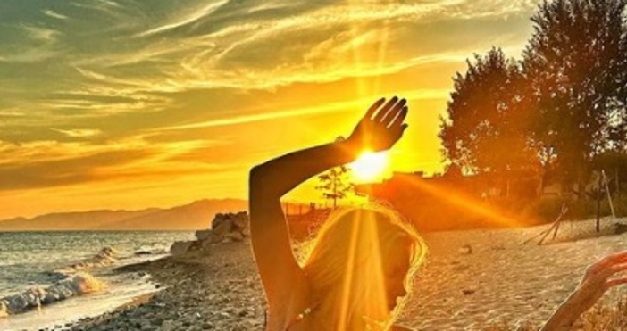 Мария Игнатова строи кули от камъни по плажовете Мария Игнатова няма