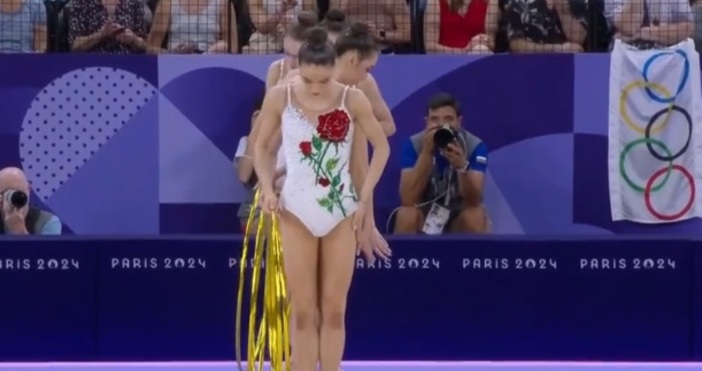 Българският ансамбъл по художествена гимнастика в състав Магдалина Миневска София