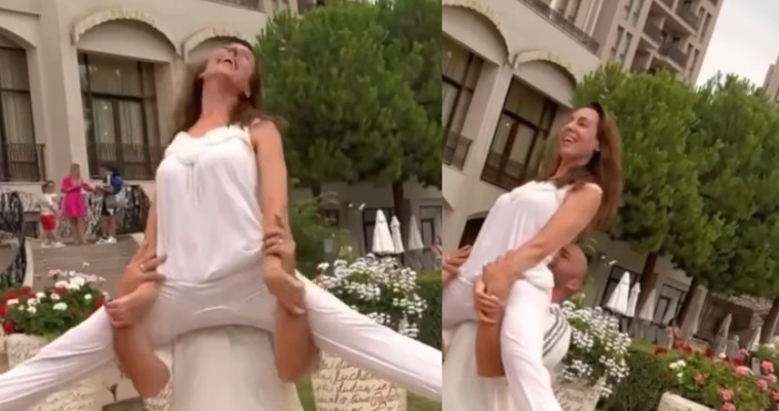 Щастливи Танцуваме Сбъдваме И обичаме Заобиколени от красота светли хора