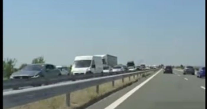 Катастрофа предизвика голямо задръстване на АМ Тракия Смята се че