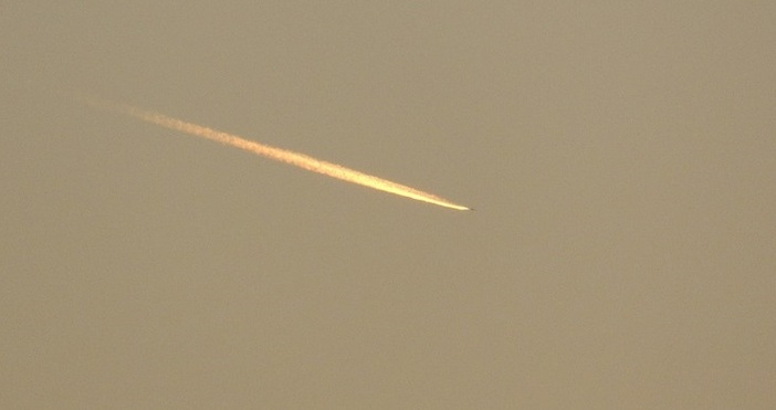 Преди минути хиляди българи видяха метеор в небето Получихме данни за