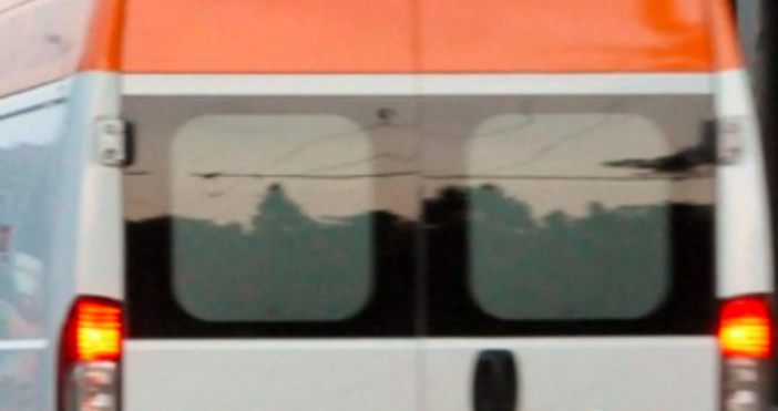 Почина една от жените пресекли неправилно до търговски център в