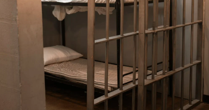 Италианските власти от град Асти област Пиемонт осъдиха на 8