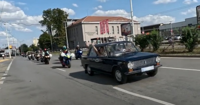 Рев на мотори огласи сватбено тържество в дунавската столицаРусе стана свидетел