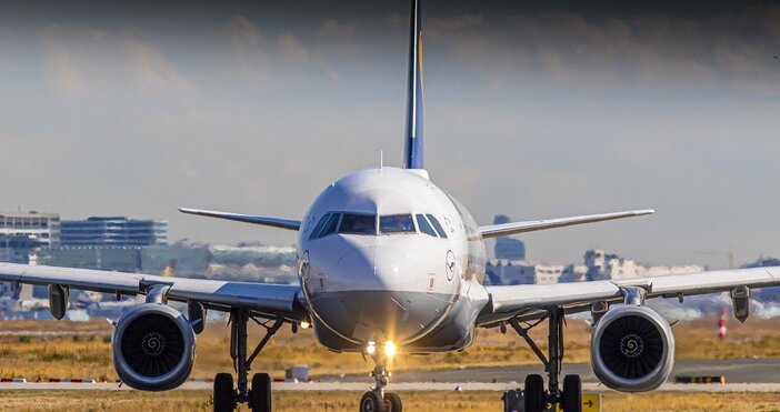 Пътници от полет на Delta Air Lines се възстановяват след