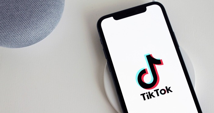 TikTok премахна акаунти свързани с руските държавни медии заради участие