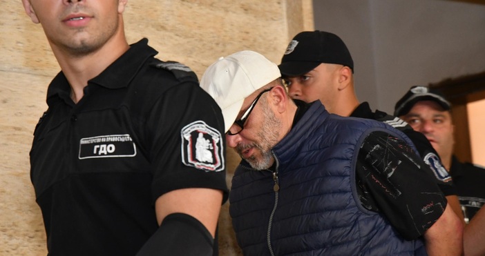 Почина гробарят, обвинен в измама с кремация на покойници. Това съобщи