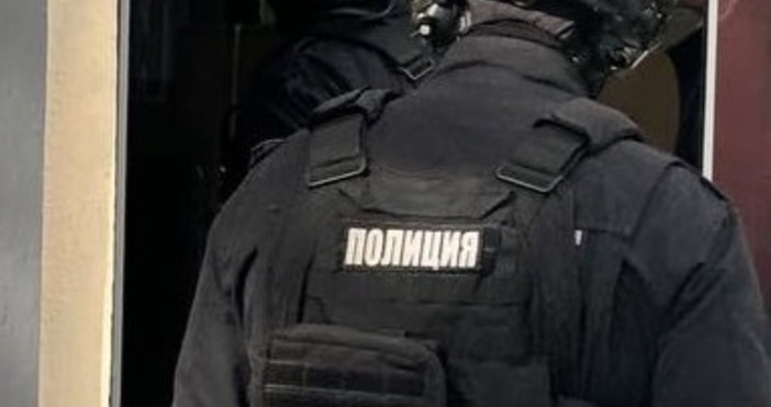 Двама души са задържани при акция срещу купуването на гласове