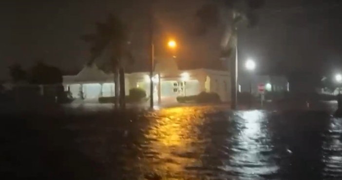 Ураганът Милтън достигна американския щат Флорида като буря от трета