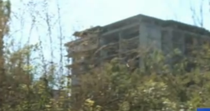 Опасни снимки и видеа в изоставения строеж предвиден за детска