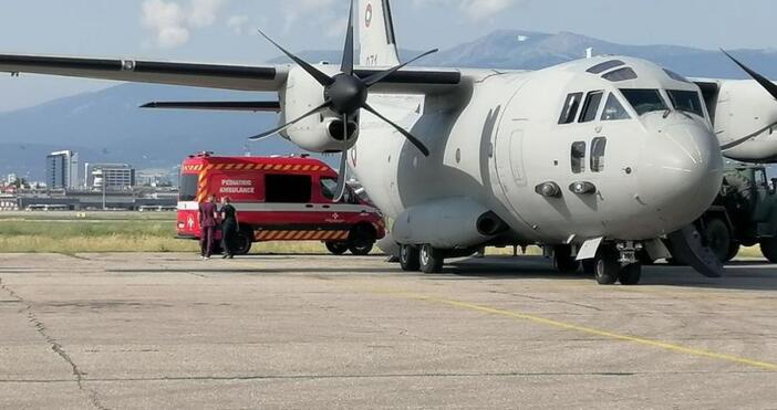 България участва с транспортен самолет C 27J Спартан и вертолет AS 532 Кугър в