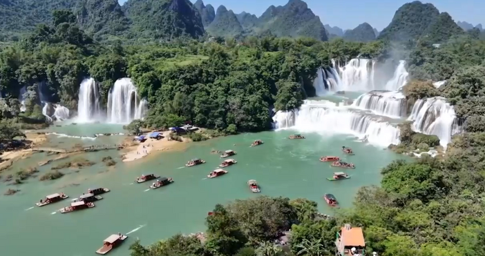 Водопадите Detian Ban Gioc разположени на китайската граница с Китай