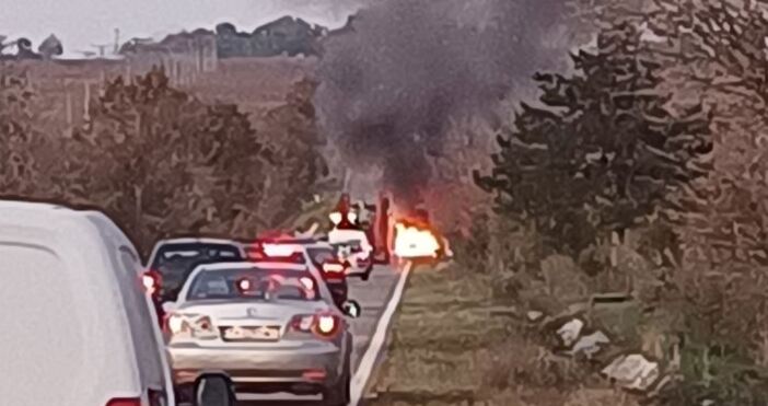 Причината е технически проблем Лек автовобил се е самозапалил в