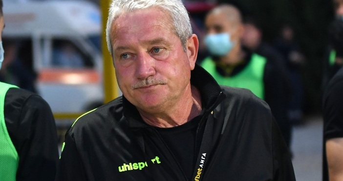 Футболните хора скърбят за наш треньор чийто живот бе отнет