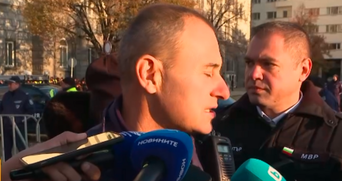 Протестите днес пред Народното събрание са добре организирани Т е липсва