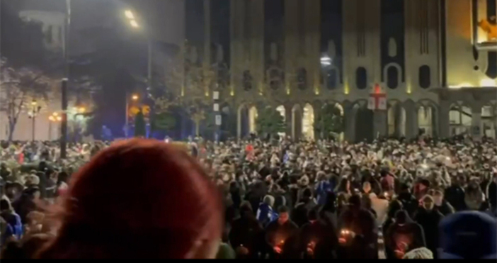 Хиляди проевропейски демонстранти отново излязоха в петък по улиците в