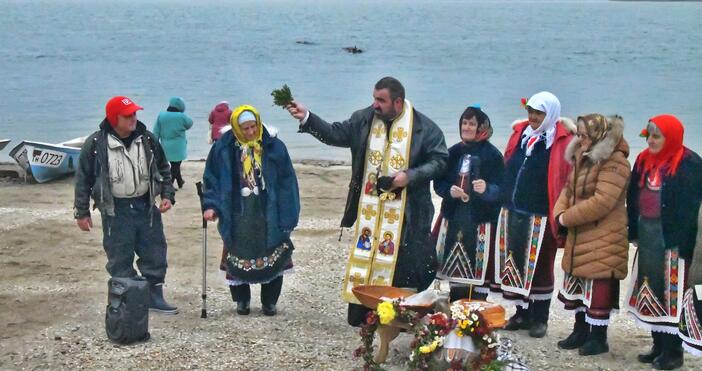 Възстановка на ритуала за посрещане на ватафа - предводителя на