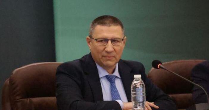 Пълна лъжа и инсинуация е, че съм имал среща с