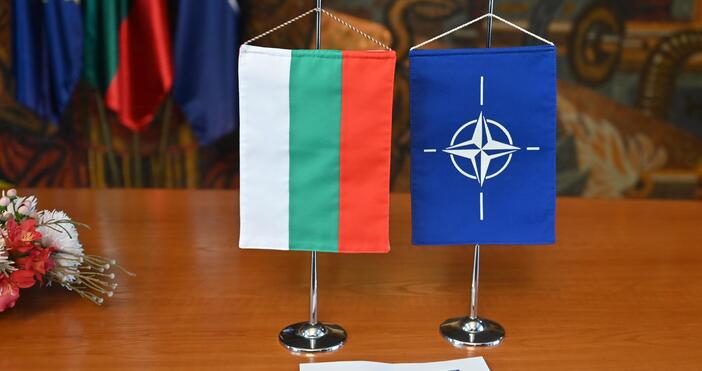 Пощенска марка и специален пощенски печат на тема 20 години