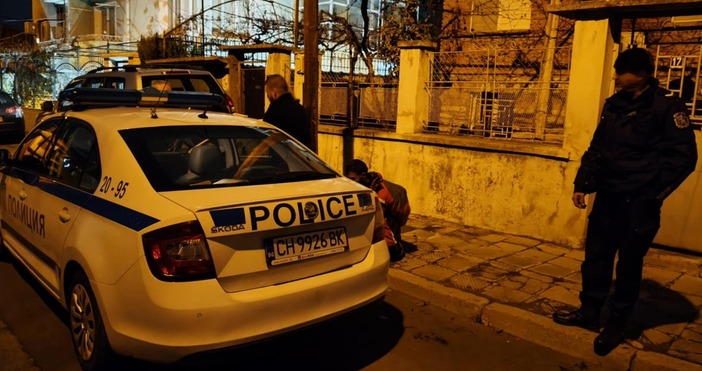 Патрулен екип е задържал 37 годишен мъж в момент на извършване