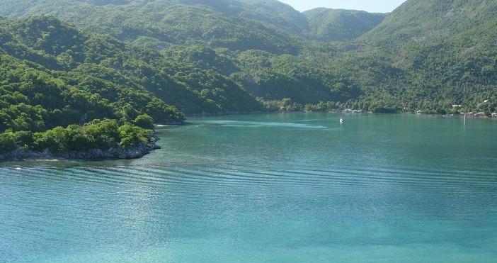 САЩ обявиха в сряда удължаване на ограниченията върху американски полети